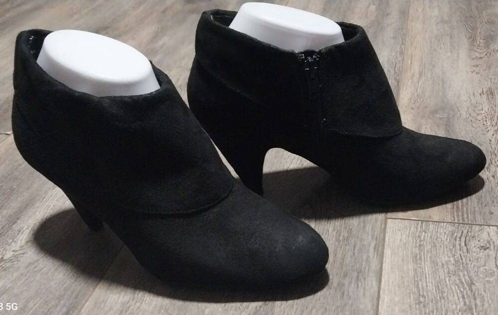 Fioni Ankle Booties Size 7 Wide Black Suede Almond Toe Cone Heel Side Zippper